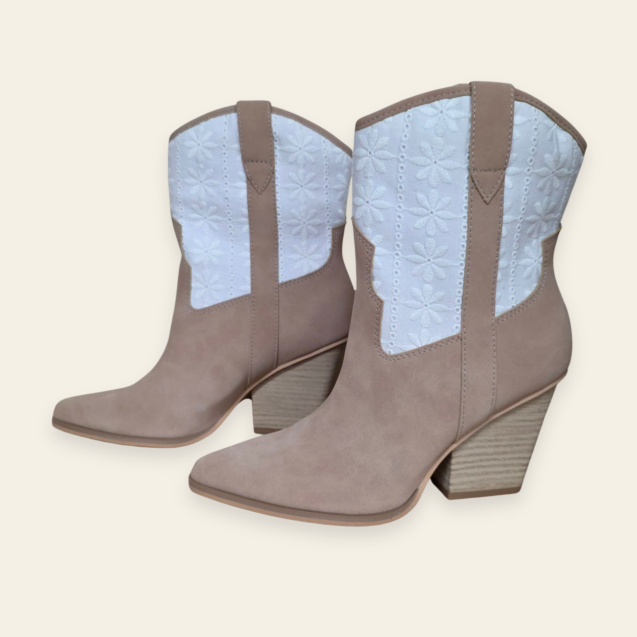 Oasis Society • SUTTON • Floral Embroidery Western Ankle Boot