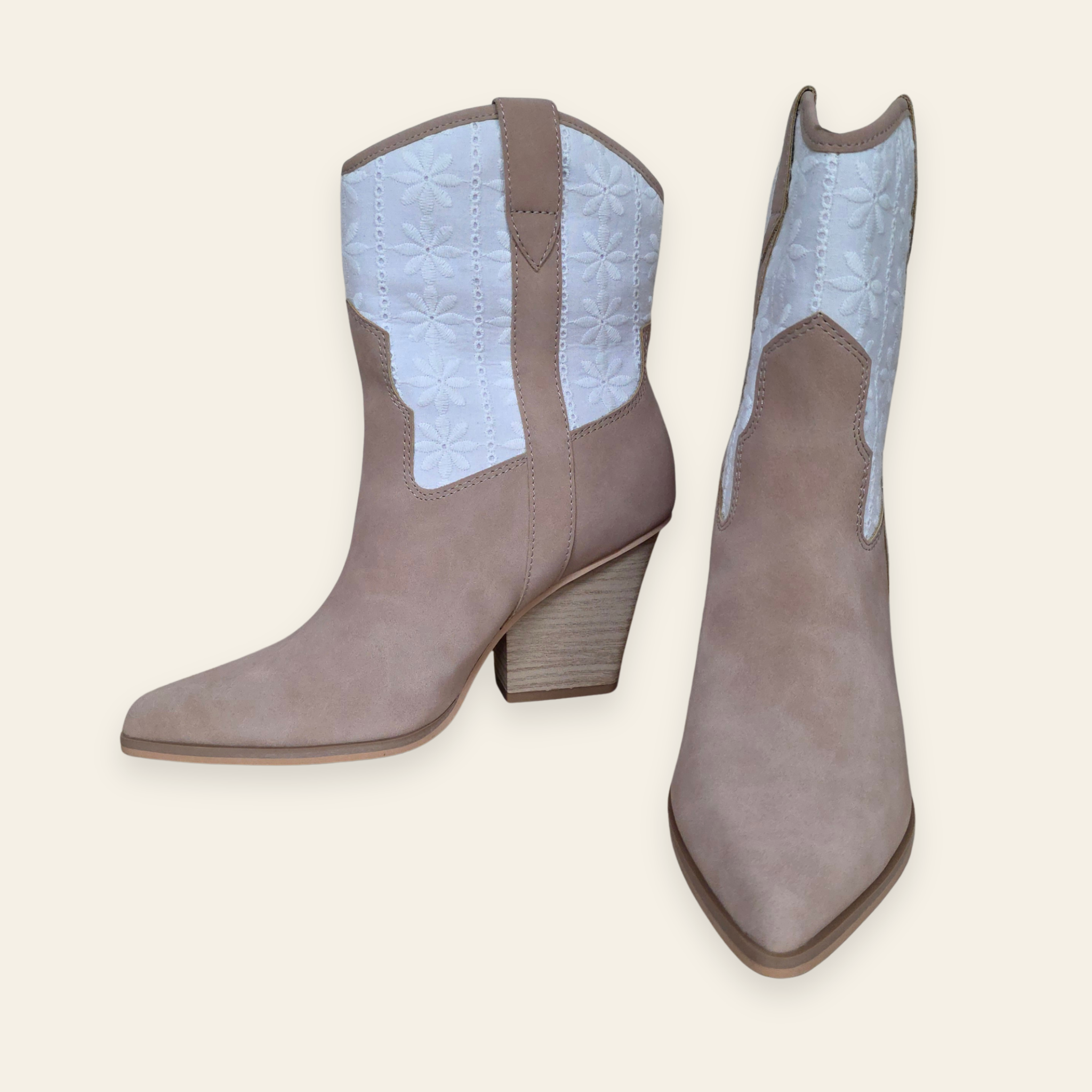 Oasis Society • SUTTON • Floral Embroidery Western Ankle Boot