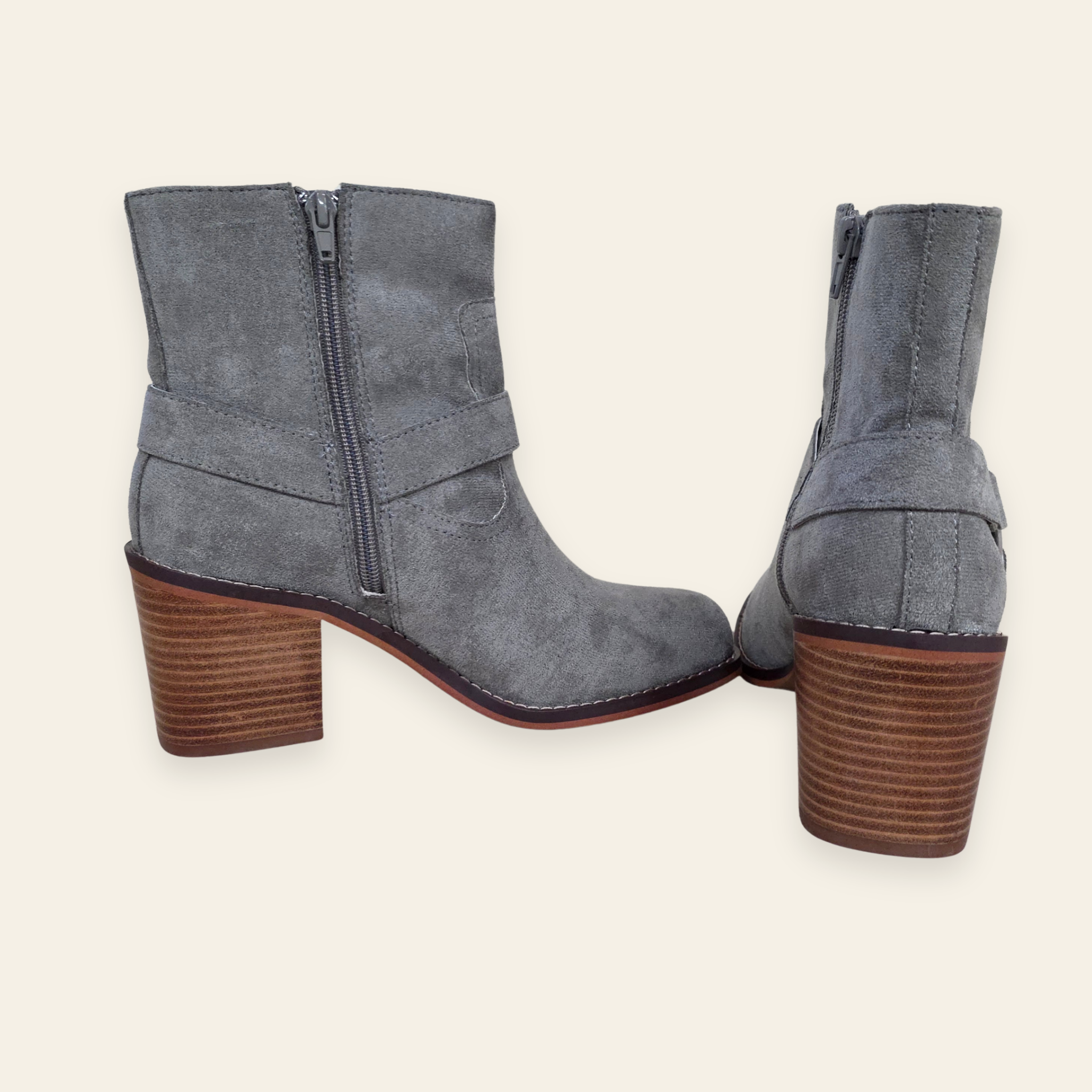 Oasis Society • CAMERON • Gray Suede Chelsea Boot
