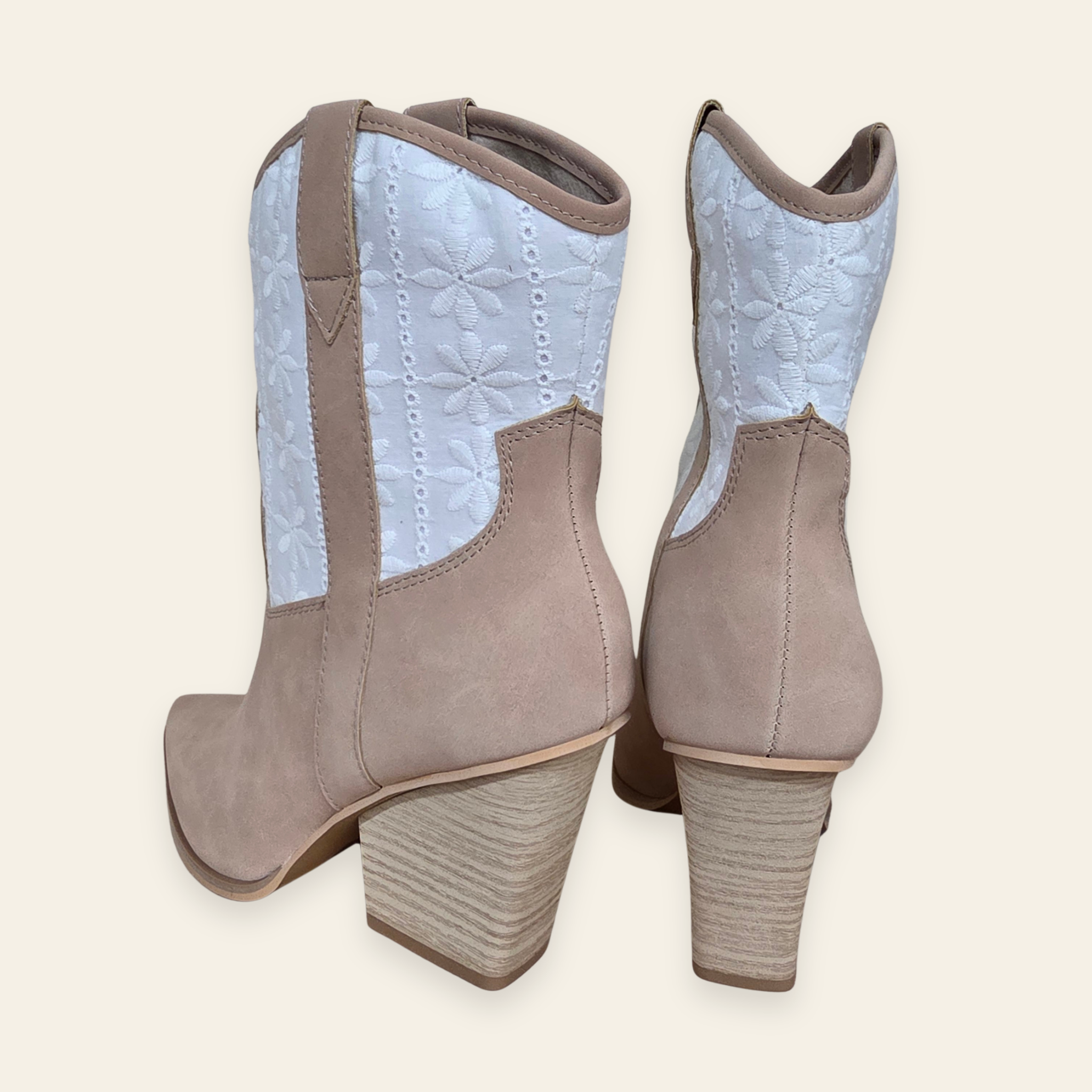 Oasis Society • SUTTON • Floral Embroidery Western Ankle Boot
