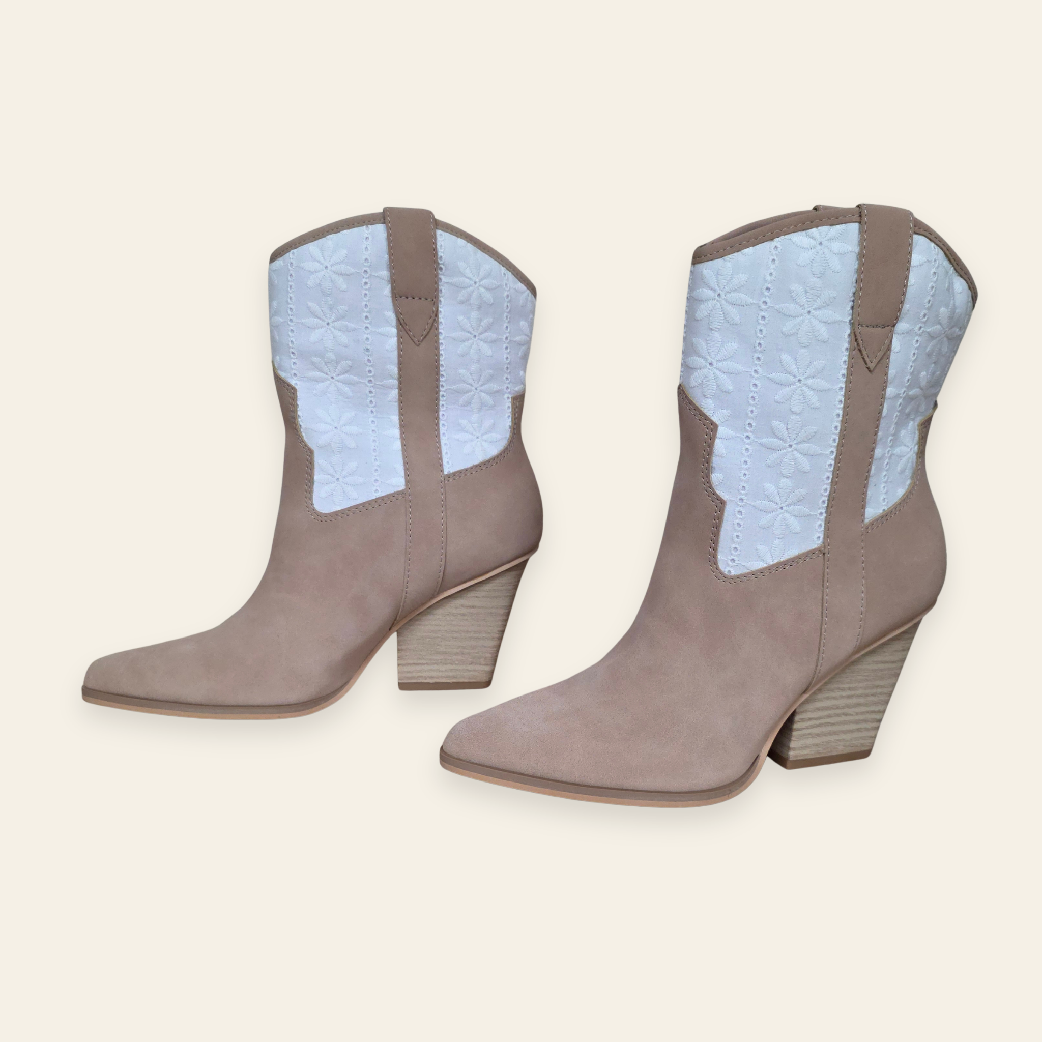 Oasis Society • SUTTON • Floral Embroidery Western Ankle Boot